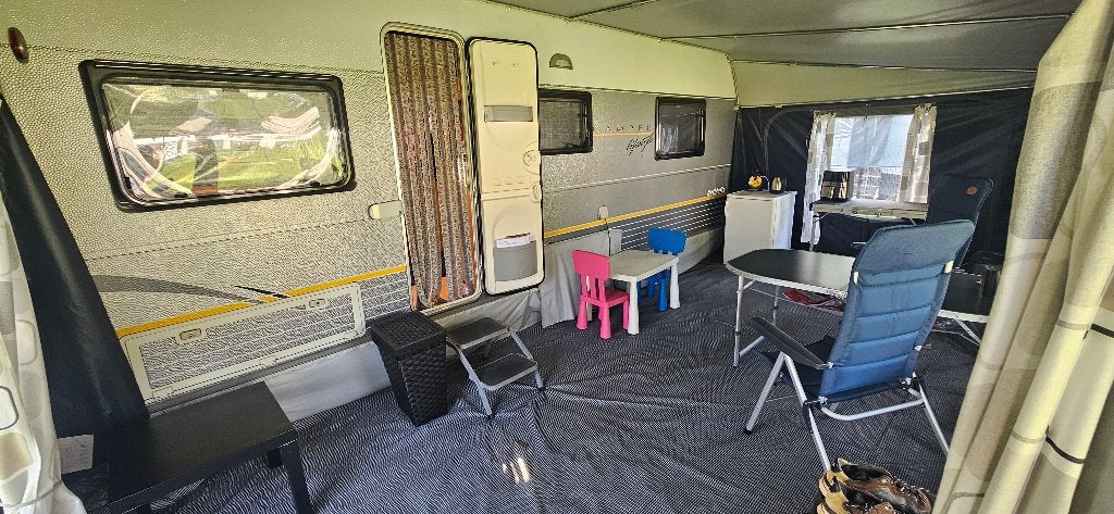 Foto 11 van Dethleffs caravan Lifestyle (Queensizebed, mover, tenten)