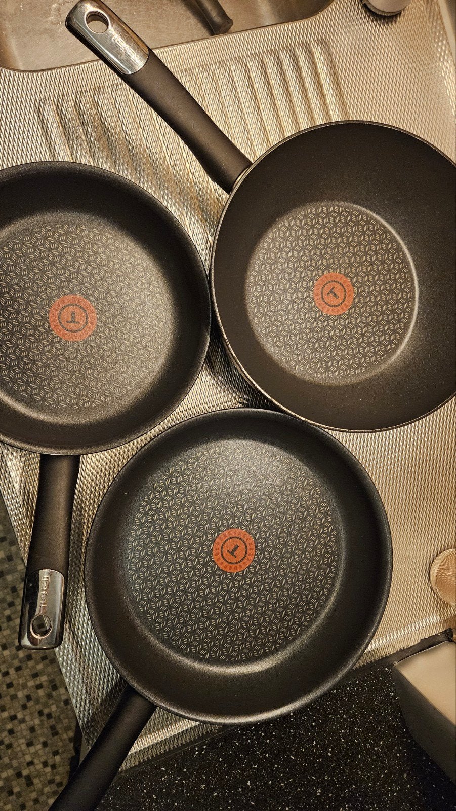 Tefal Exception Pannenset: Wokpan 28cm, Koekenpannen 24/28cm, Tefal, Antiaanbaklaag, Aluminium, Pannenset