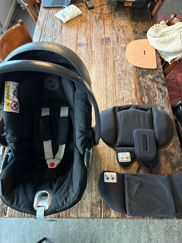 Cybex Cloud Z i-Size Autostoel Zwart + Newborn set, Autogordel of Isofix, Gebruikt, Slaapstand, 0 t/m 13 kg