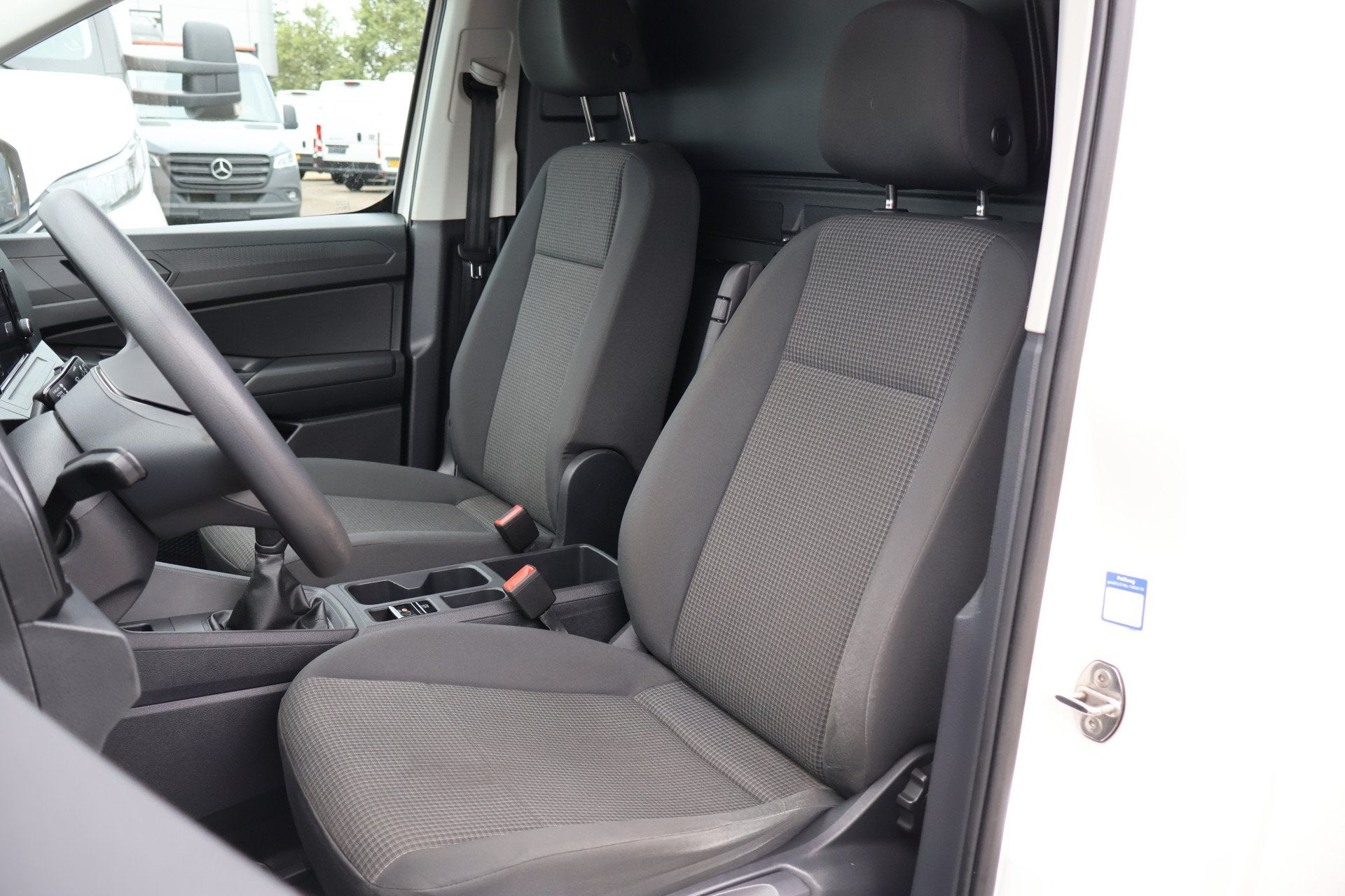 Volkswagen Caddy 1.5 TSI 115pk Camera Trekhaak Apple Carplay, Voorwielaandrijving, 15 km/l, Gebruikt, 4 cilinders