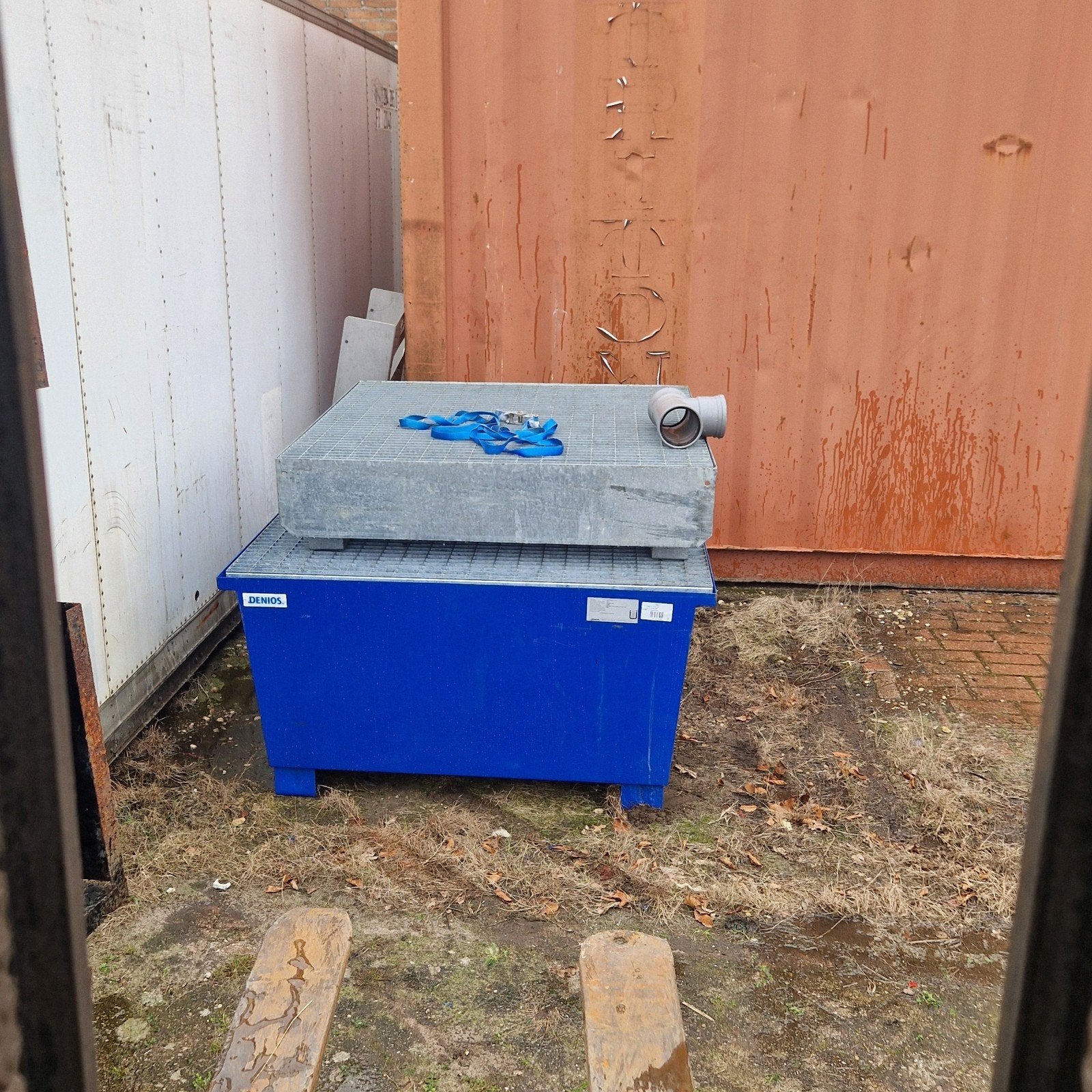 Nieuwe IBC olielekbak 1000 liter - DENIOS opvangbak, Ophalen, Zo goed als nieuw