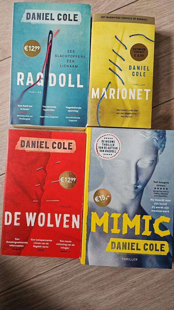 boek van Daniel Cole: Ragdoll, Ophalen of Verzenden, Zo goed als nieuw, Daniel Cole