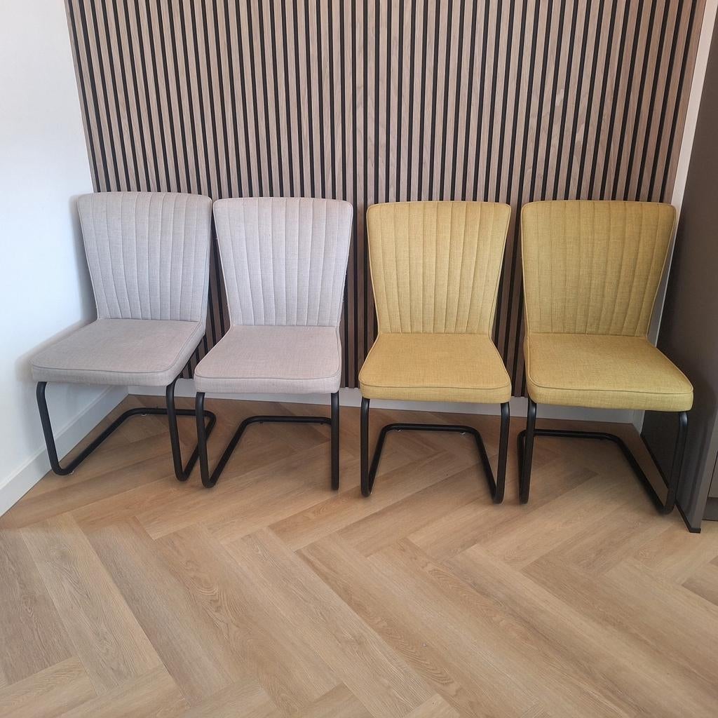 Zes gekleurde eetkamerstoelen (rood, grijs, groen), Ophalen, Gebruikt, Grijs, Vijf, Zes of meer stoelen