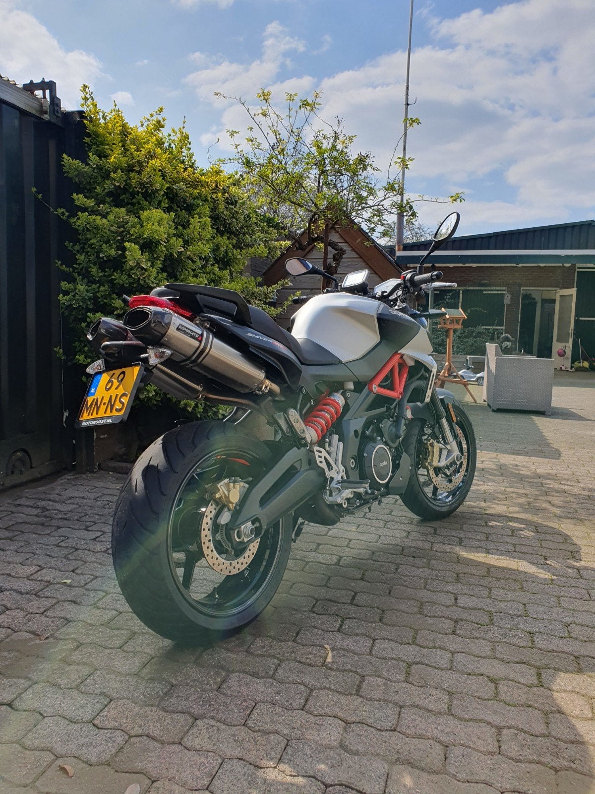 Aprilia Shiver 900 met ABS Tractioncontrol Bluetoothmodule, 2 cilinders, Nieuw, 900 cc, Particulier