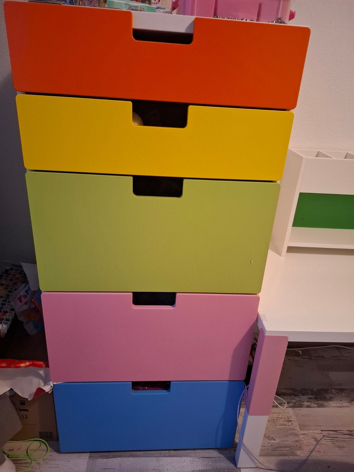 Kleurrijke ladekast met 5 lades, Ophalen