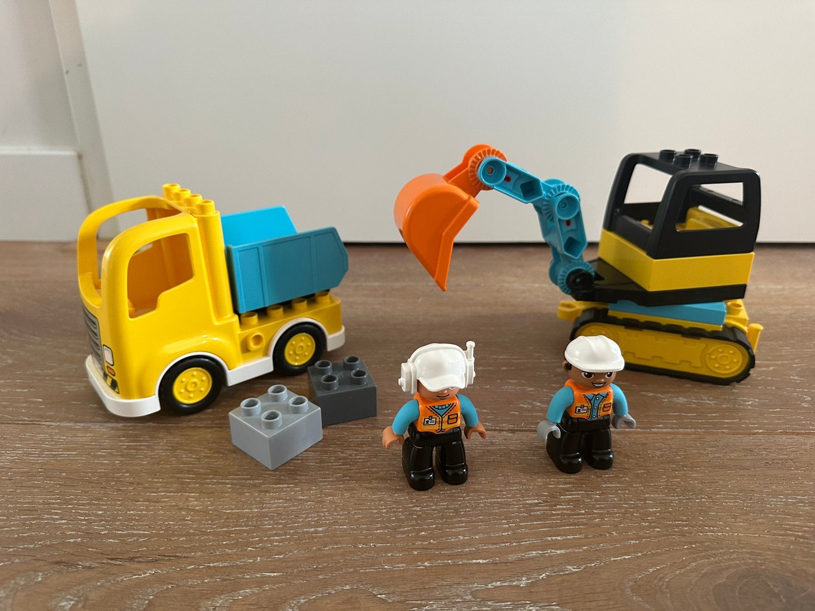 Duplo 10931 - Truck en graafmachine met rupsbanden, Ophalen, Zo goed als nieuw, Duplo
