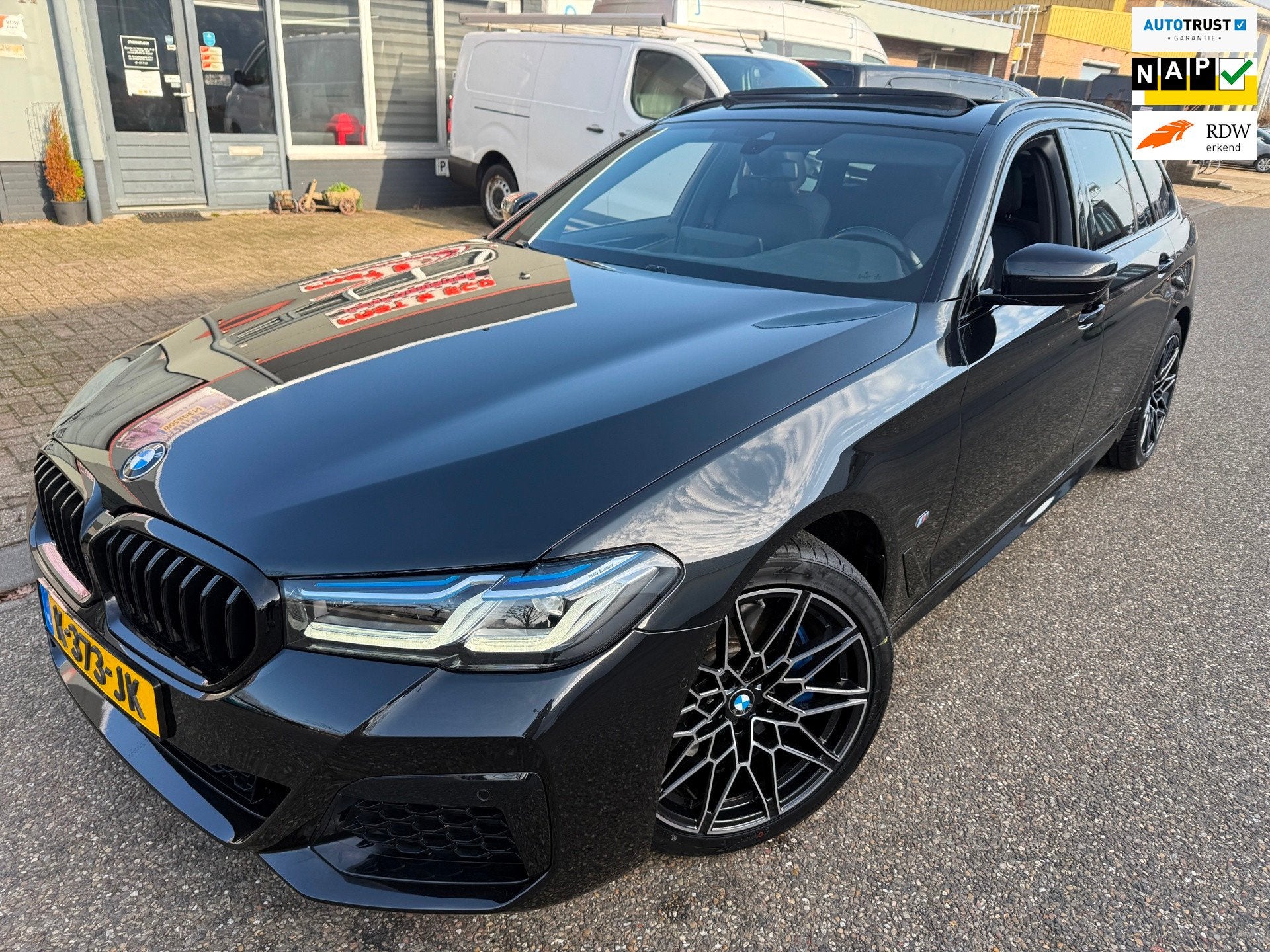 BMW 5-serie Touring 530i HYBRID 2021 HIGH-EXE M-EDITION PANO, Automaat, 1998 cc, Achterwielaandrijving, Gebruikt