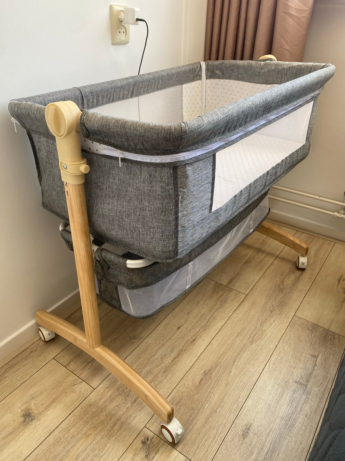 BimbelBoo Co-Sleeper Wieg met Matras en twee hoeslakens, Ophalen, Zo goed als nieuw, Wieg