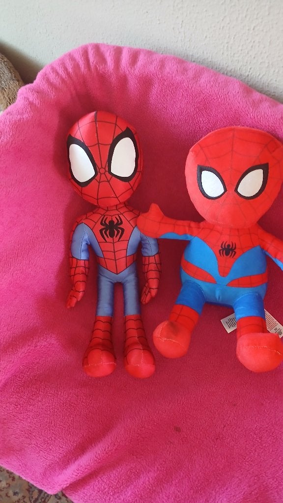 2x SPIDERMAN MARVEL SPREKEND 40 & 45cm, Ophalen of Verzenden