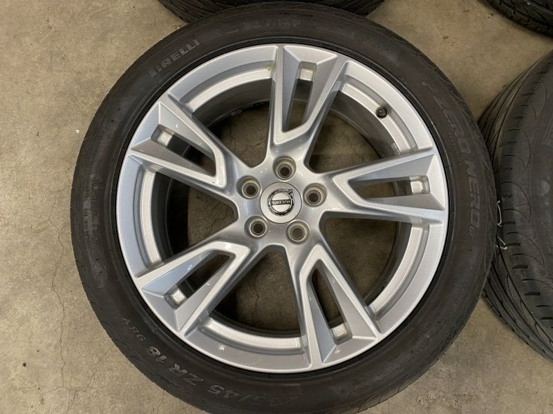 18 inch originele velgen + zomerbanden Volvo V60 31362866, 18 inch, Gebruikt, -, -