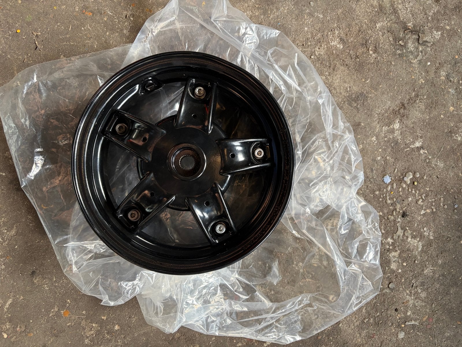 Nieuw gestraalde en gepoedercoate Zip motorvelg, Ophalen of Verzenden, Zo goed als nieuw, Overige typen, Piaggio