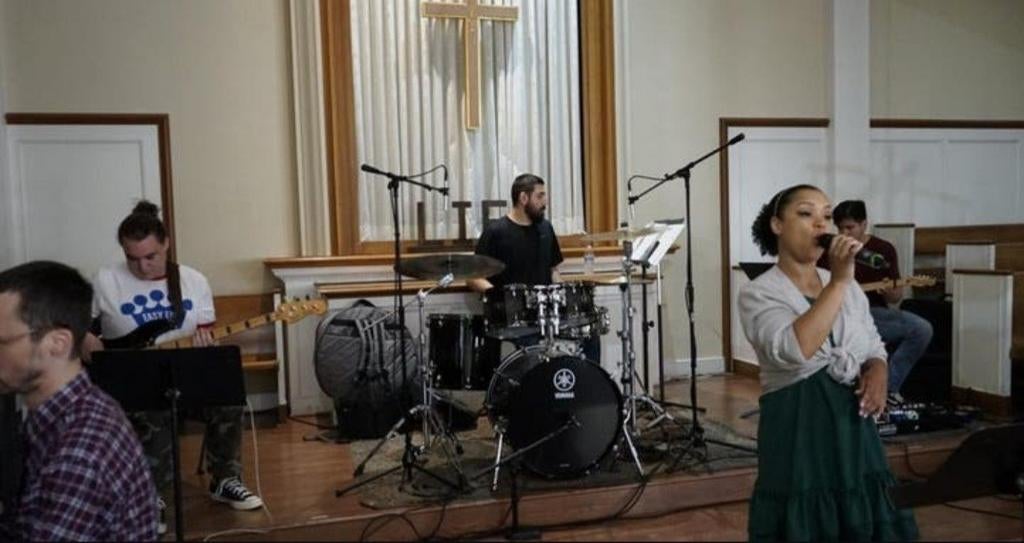 Dringend christelijke band gezocht (vooral zangers)