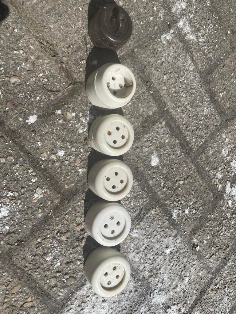 Bakeliet stopcontacten 6 stuks, Ophalen of Verzenden, Zo goed als nieuw, Minder dan 50 watt