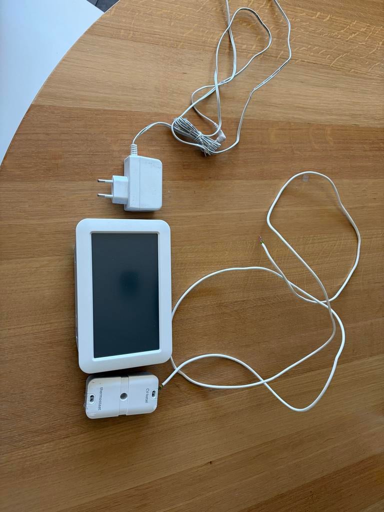 Qbox/TOON thermostaat met adapter en CV-ketel module, Ophalen of Verzenden, Slimme thermostaat, Gebruikt