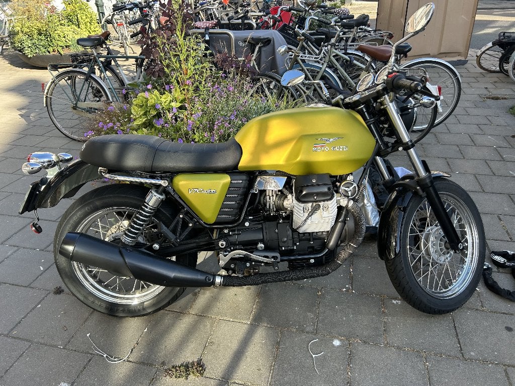 moto guzzi cafe classic, 2 cilinders, 744 cc, Motorrijbewijs A, Gebruikt