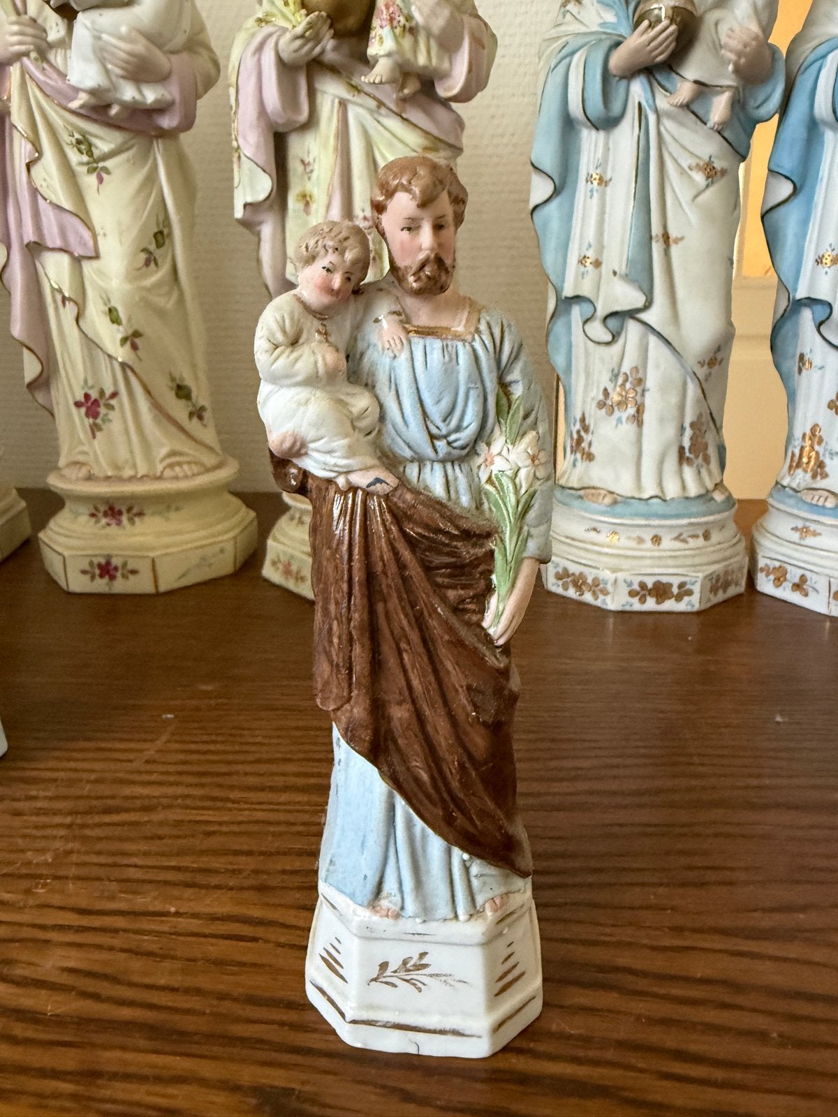 Religieuze beeldjes: Jozef en Jezus in porselein/biscuit, Ophalen of Verzenden