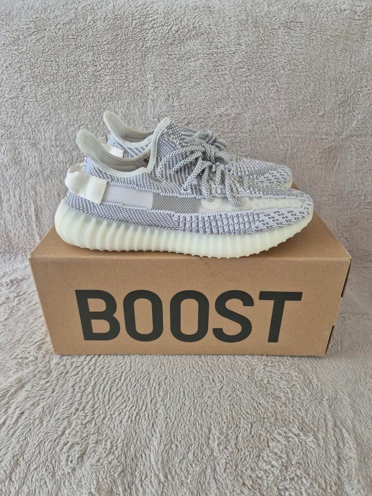 Yeezy 350 Static Non Reflective EU 39 1/3, Adidas Yeezy, Nieuw, Ophalen of Verzenden, Sneakers of Gympen