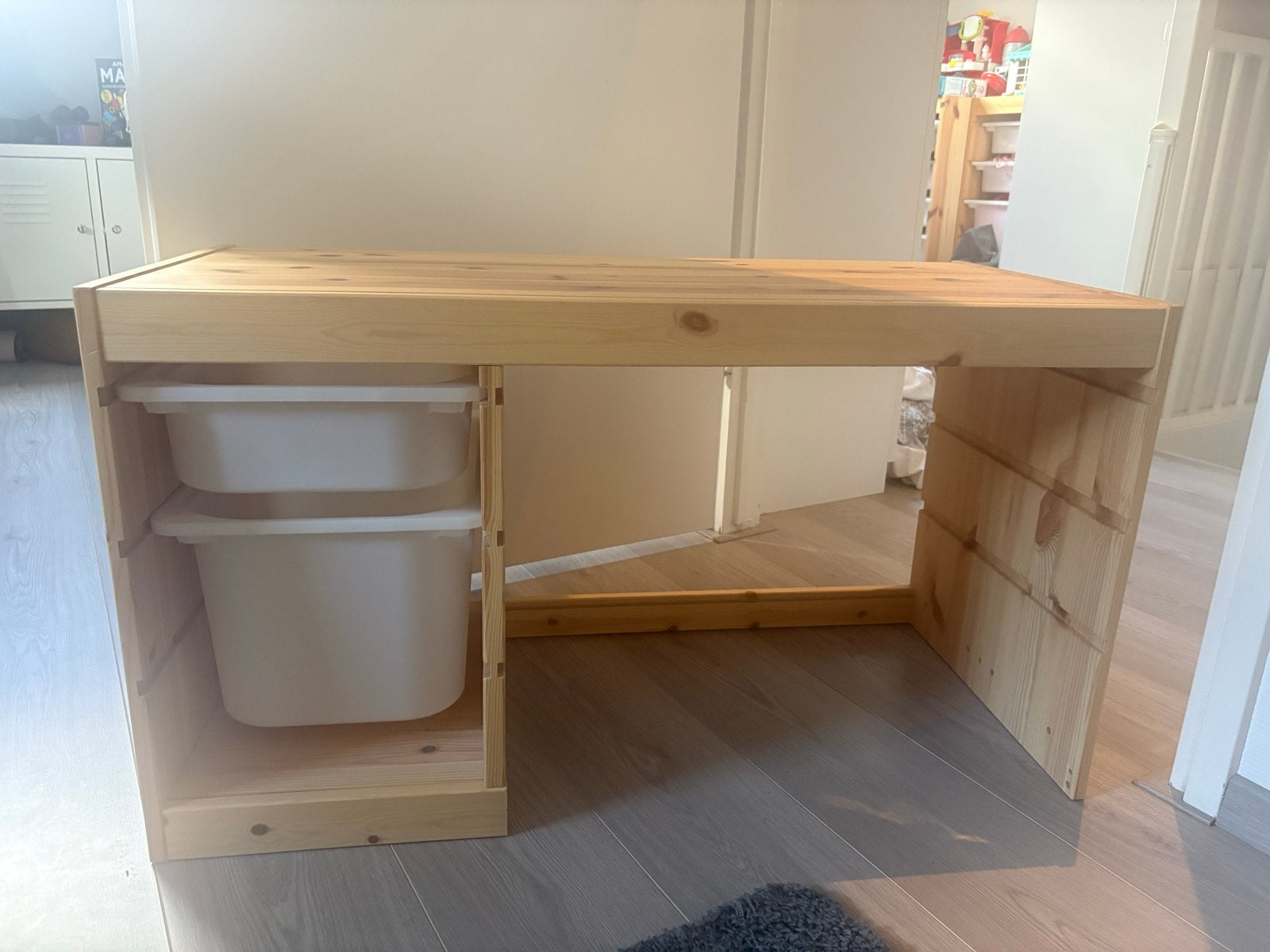 IKEA Trofast kast omgebouwd tot bureau met bakken, Ophalen, Gebruikt, Tafel(s)