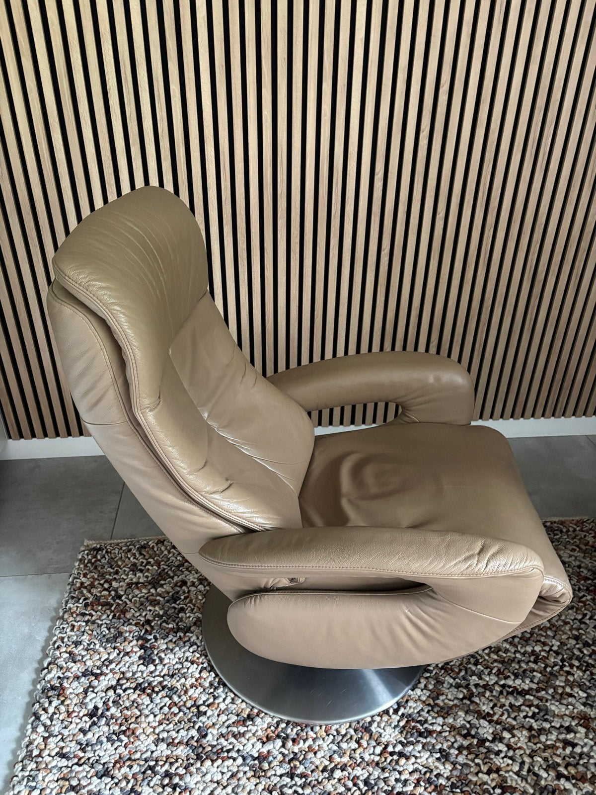 Lederen relaxfauteuil, draaibaar, zeer comfortabel, Ophalen, Gebruikt, Overige kleuren, Leer