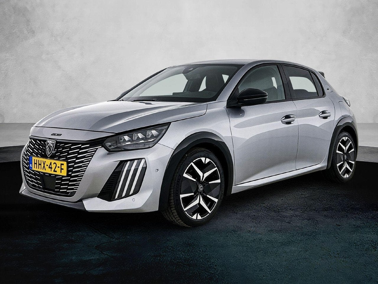 Peugeot 208 GT Hybrid 145pk Automaat | Navigatie | 360° Cam, 145 pk, Gebruikt, 1199 cc, Bedrijf