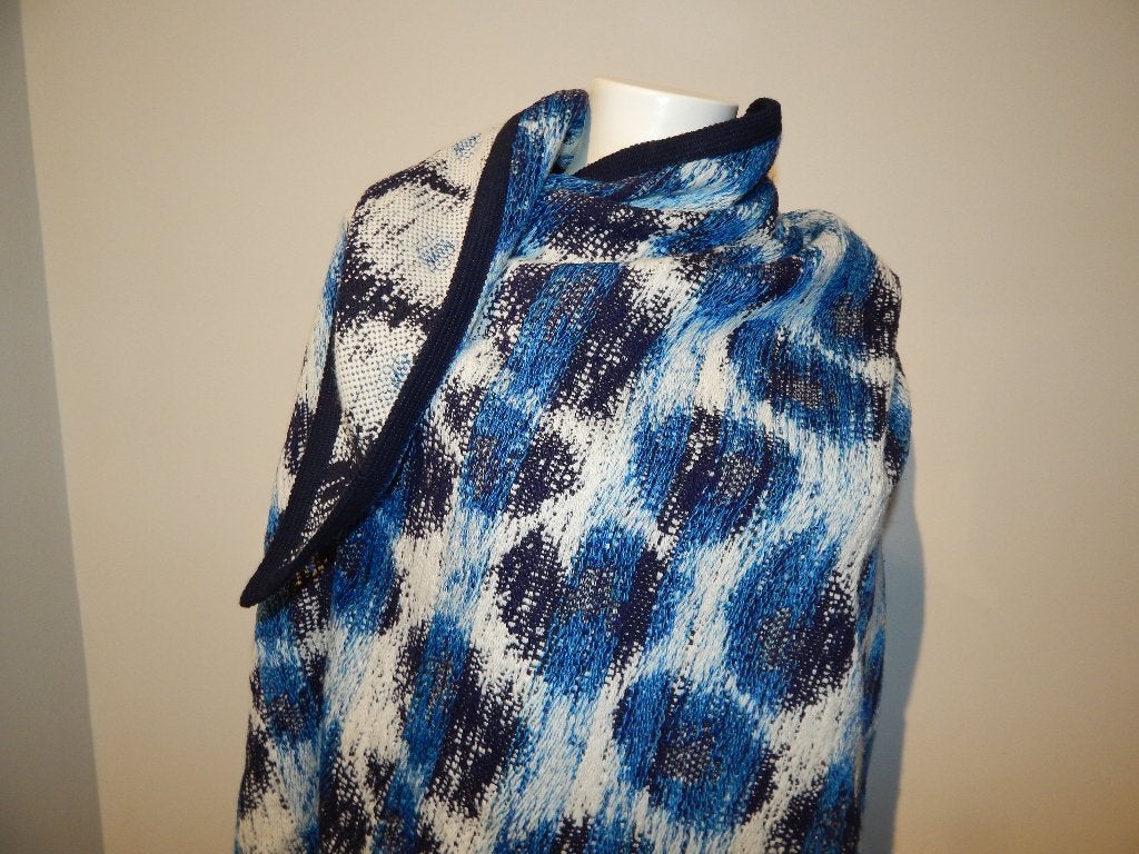 Pom Amsterdam mooie diehoek shawl in motief 2 kanten draag, Maat 38/40 (M), Verzenden, Zo goed als nieuw, Sjaal