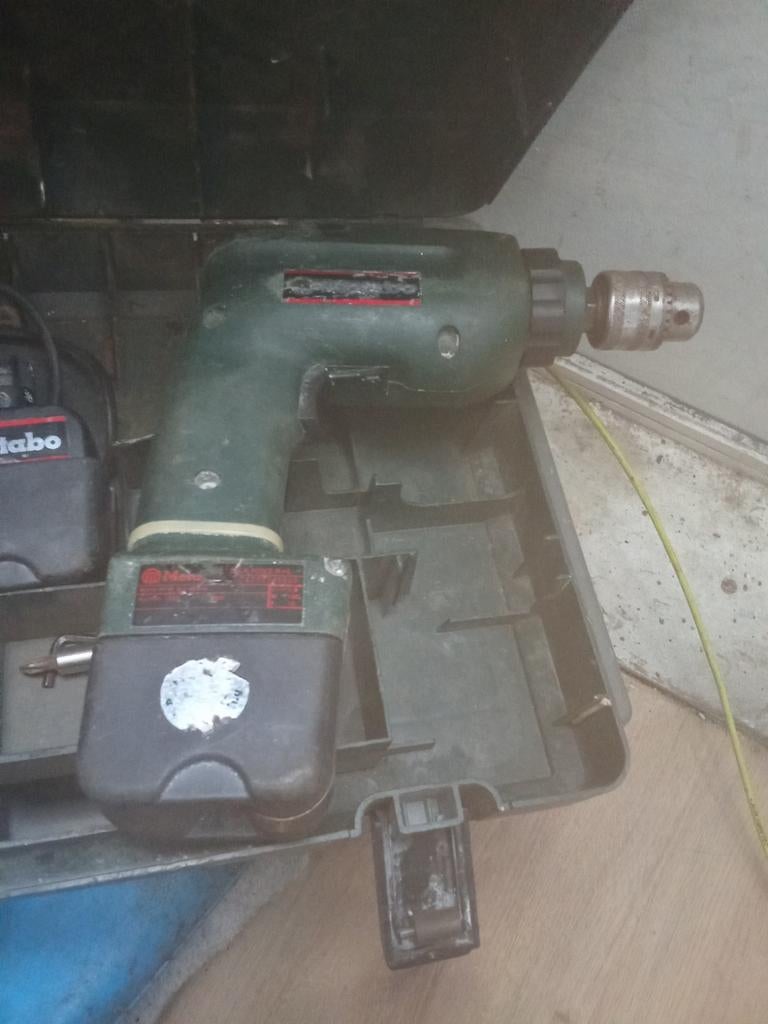 Metabo boormachine plus 2 accu en lader, Ophalen of Verzenden