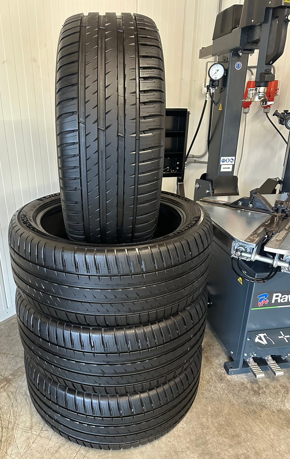 4 Nieuwe Michelin 245 45 20 Zomerbanden Inclusief Montage, Nieuw, Ophalen of Verzenden, Personenwagen, 20 inch