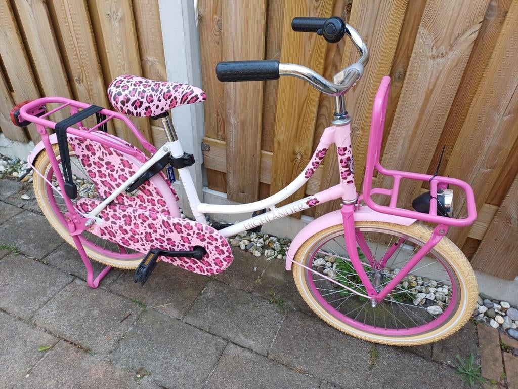 Roze kinderfiets 22 inch wielen  met transport rek., Ophalen, Gebruikt, Terugtraprem, Highlander