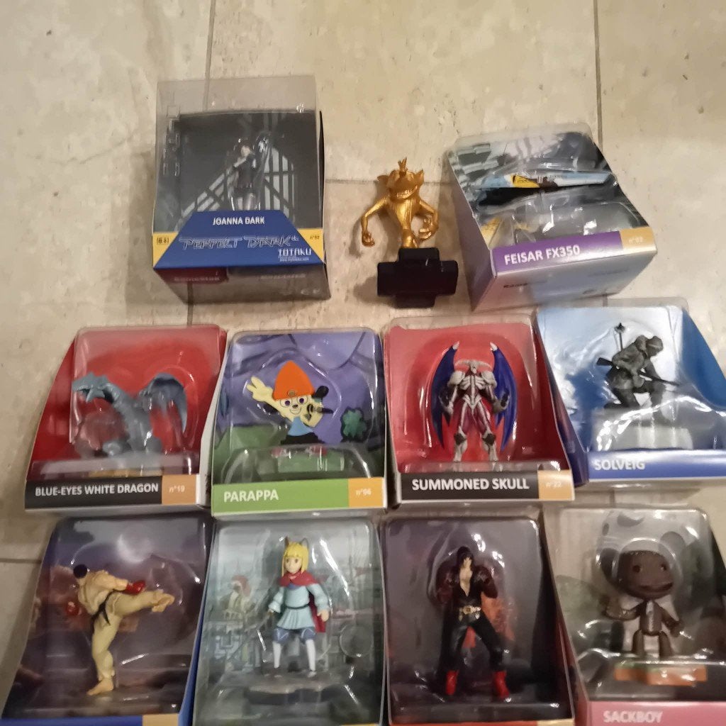 Gamestop 11 figurines divers , enkel als lot, Verzamelen, Ophalen, Zo goed als nieuw
