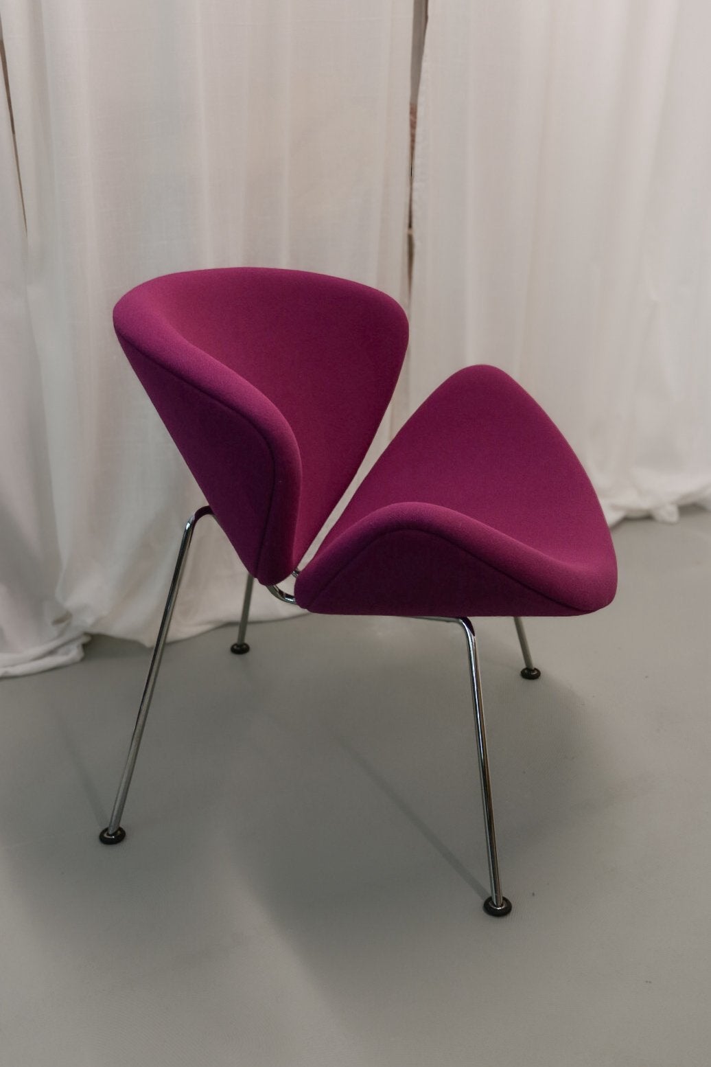 Orange Slice Artifort (F473B) - Fuchsia, Huis en Inrichting, Stoelen, Ophalen, Overige kleuren, Zo goed als nieuw, Stof