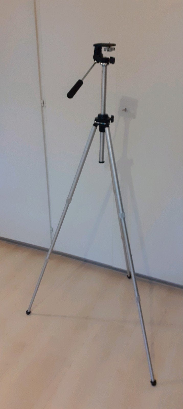 Degelijk fotostatief, Ophalen, Driepoot
