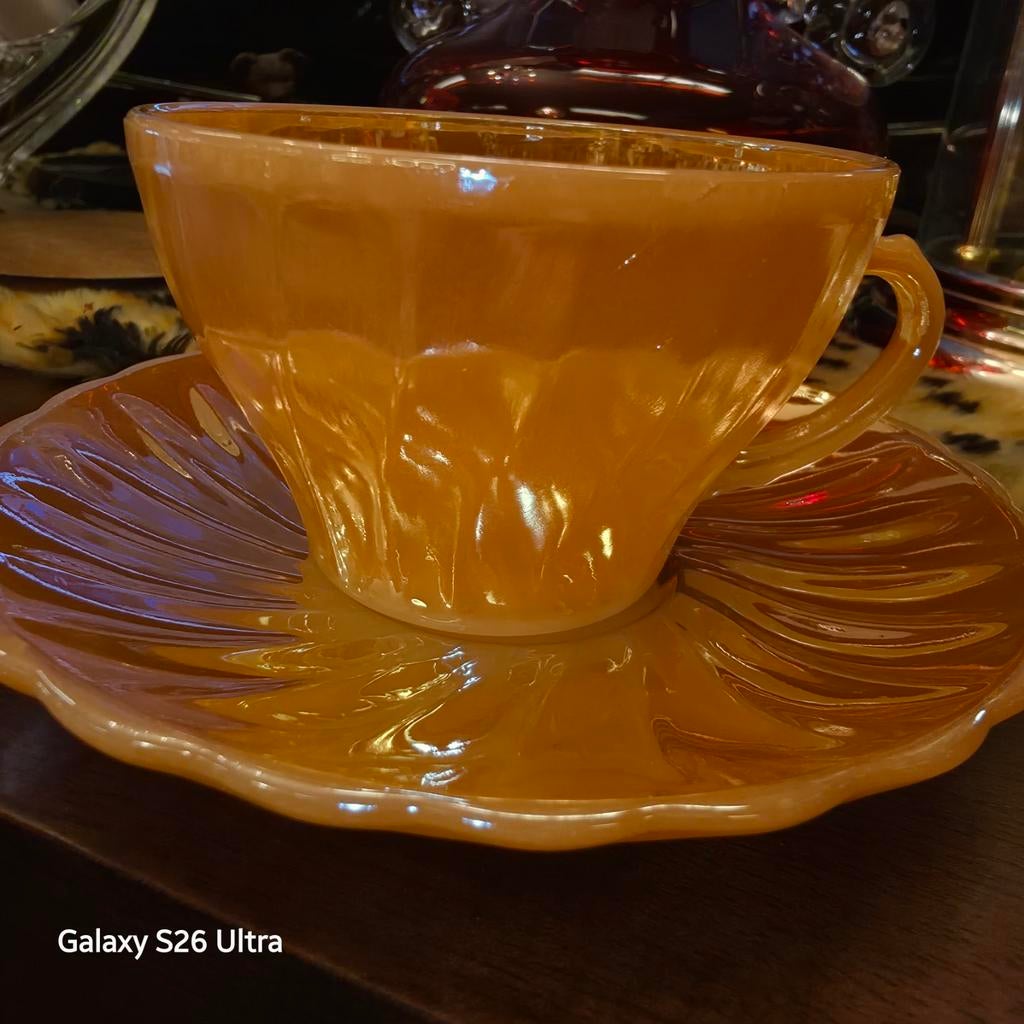 Vintage Fire-King Peach Luster handvat kop en schotel, Ophalen of Verzenden