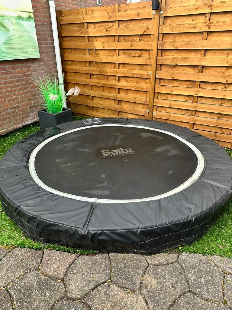 Grote stevige Salta exellent ingrond trampoline 240cm, Ophalen, Zo goed als nieuw