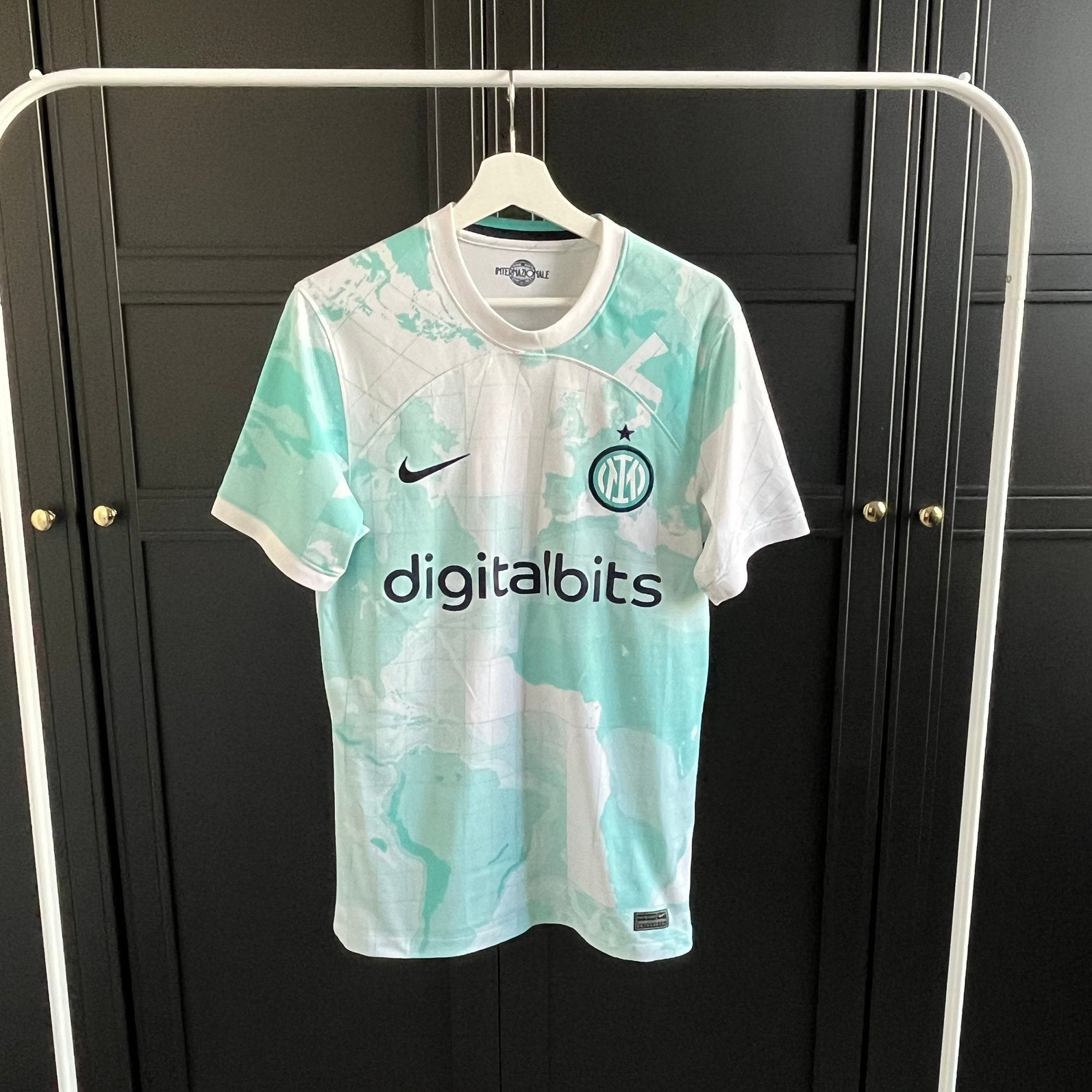 Inter milan shirt, Verzamelen, Buitenlandse clubs, Shirt, Verzenden, Zo goed als nieuw
