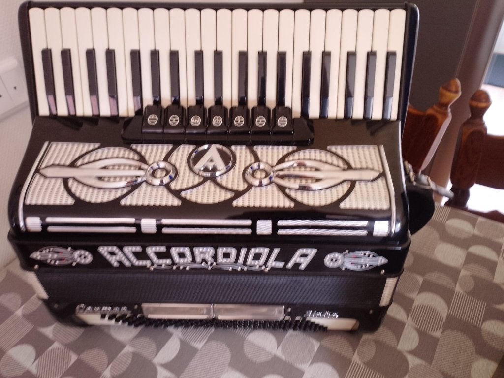 Acordiola Camerano  toets acordion, Muziek en Instrumenten, Accordeons, Ophalen, Gebruikt, Met koffer, Toetsaccordeon