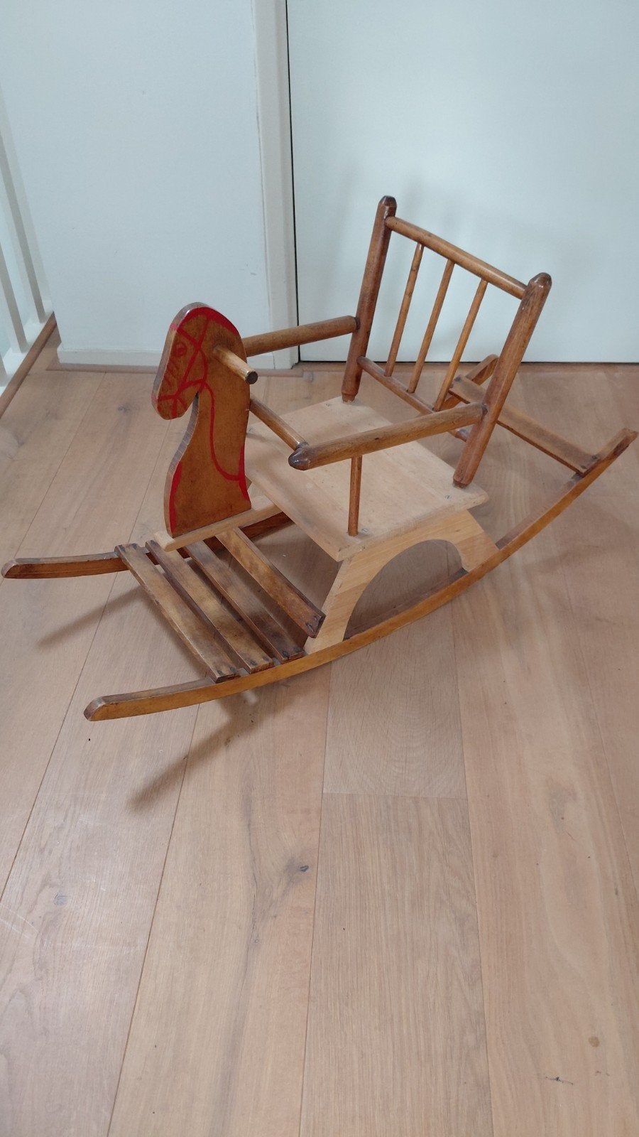 Vintage houten hobbelpaard met stoeltje, Kinderen en Baby's, Speelgoed | Houten speelgoed, Ophalen