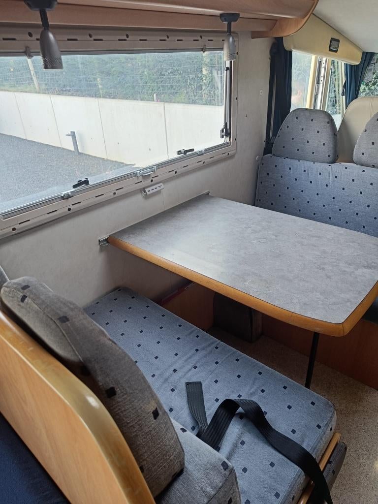 Foto 14 van Topstaat: 6-persoons Hymer BR598 camper | APK: maart 2027