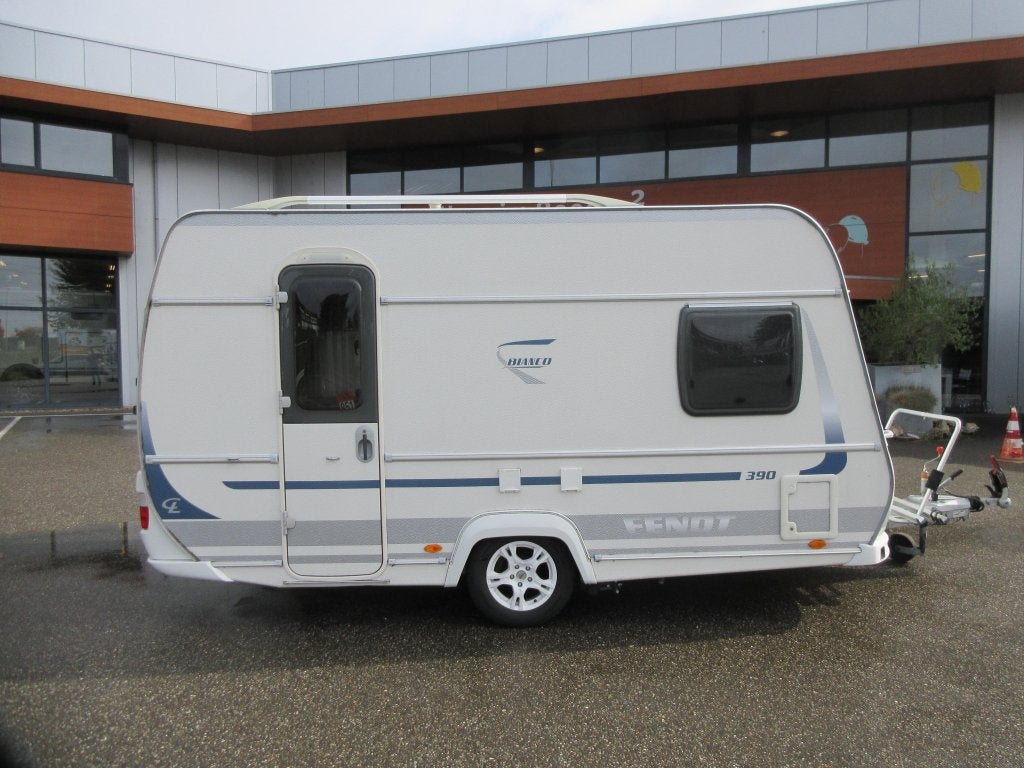 Fendt Bianco 390 FH COMPACT MET VOORTENT, Caravans en Kamperen, Schokbreker, Lengtebed, Treinzit, Tot en met 3