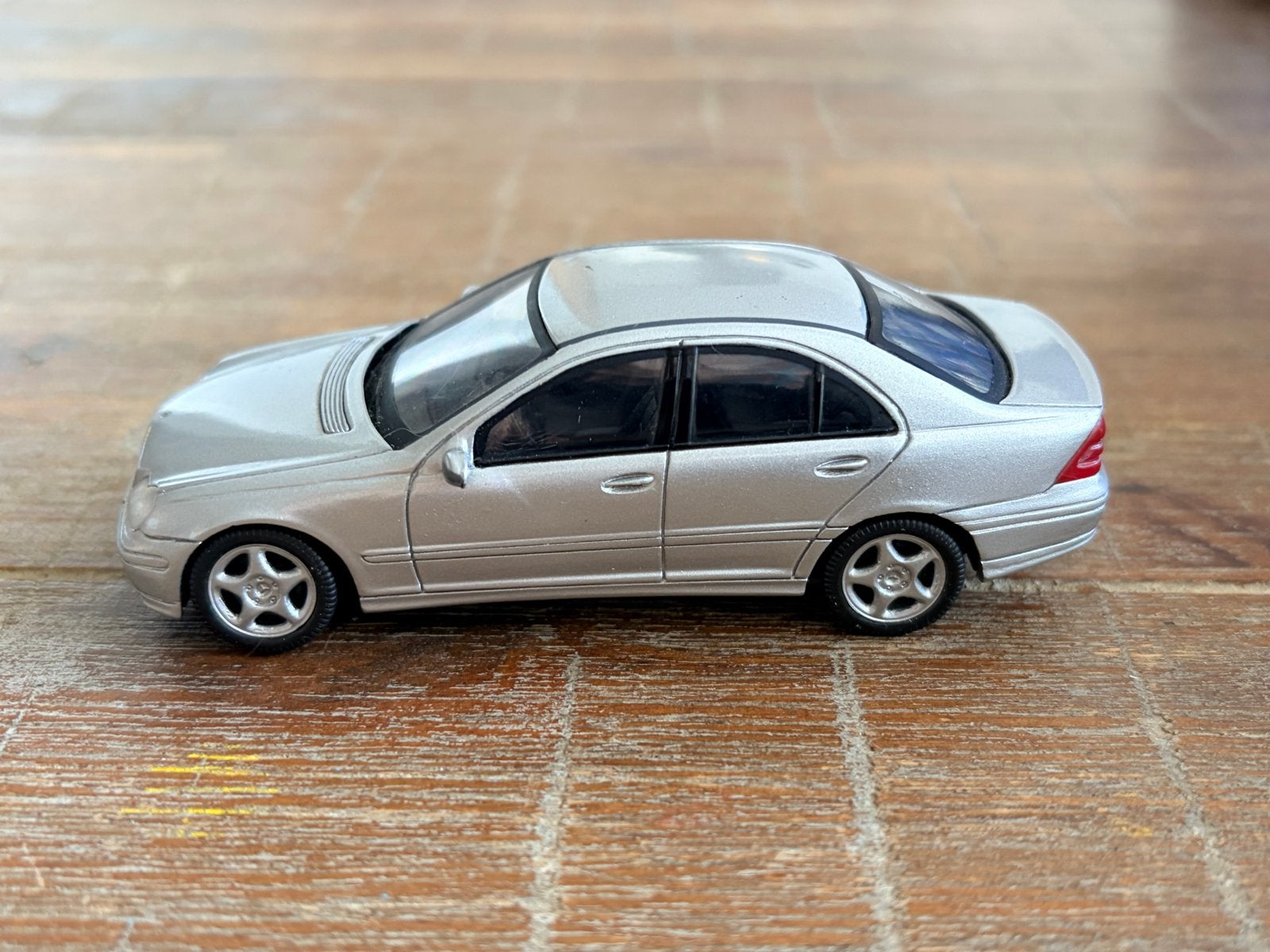 Mercedes-Benz C-Klasse W203 modelauto zilver, Hobby en Vrije tijd, Ophalen of Verzenden, Gebruikt
