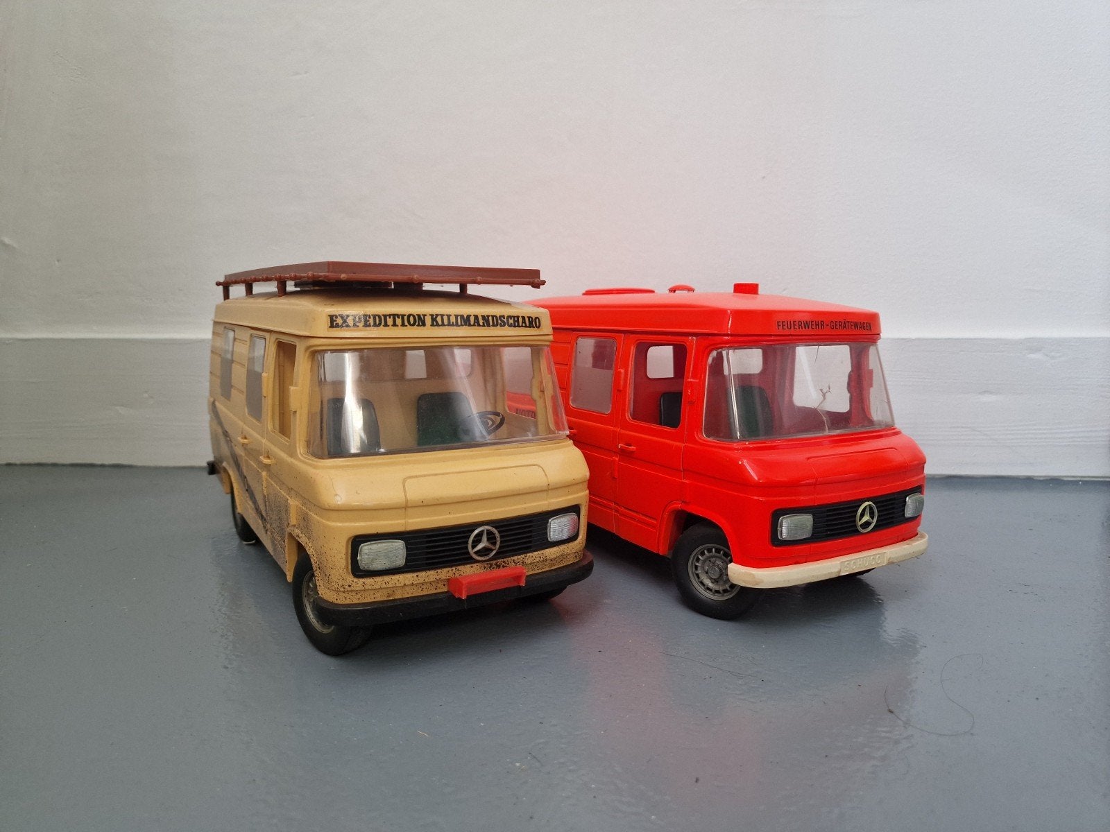 2 vintage Schuco Mercedes 408 modelauto's, Hobby en Vrije tijd, Modelauto's | 1:5 tot 1:12, Ophalen of Verzenden, Gebruikt, Auto