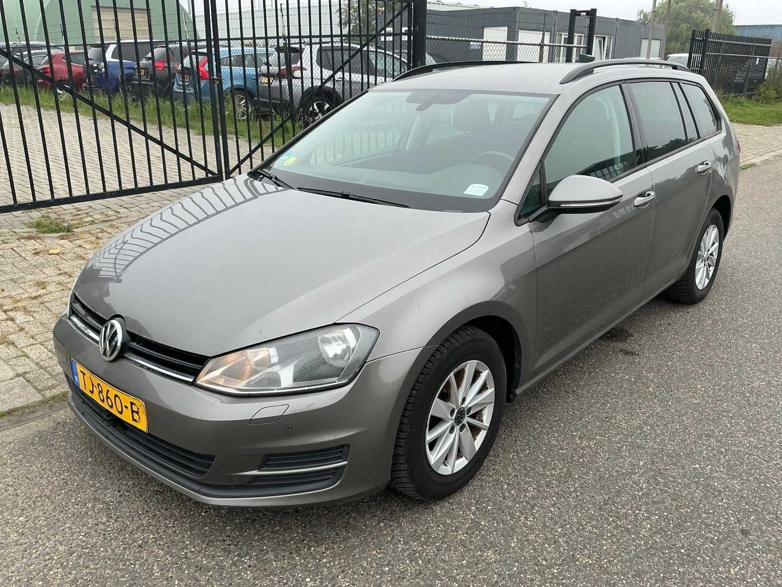 2014 Volkswagen Golf Variant 1.6 TDI Highline Personenauto, Auto's, Voorwielaandrijving, Euro 5, Gebruikt, 1295 kg
