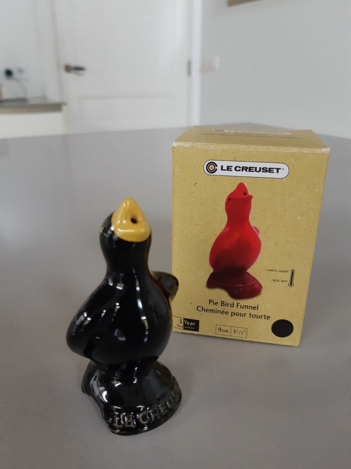 Le Creuset Pie Bird zwart Nieuw in doos, Keramiek, Nieuw, Ophalen of Verzenden, Schaal of Schalen
