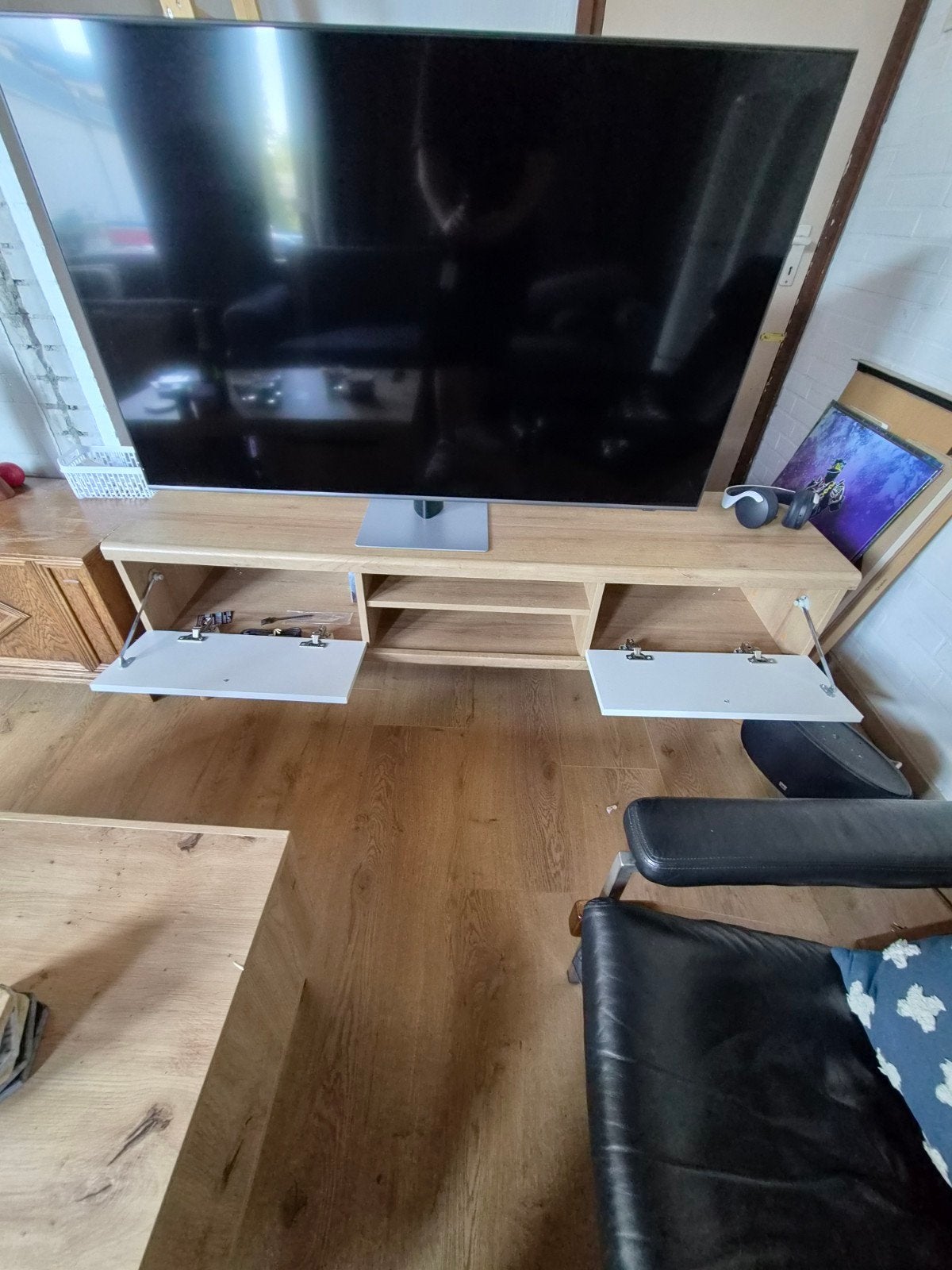 Tv meubel eiken kleur (zonder TV) MOET SNEL WEG, Huis en Inrichting, Complete inboedels, Ophalen