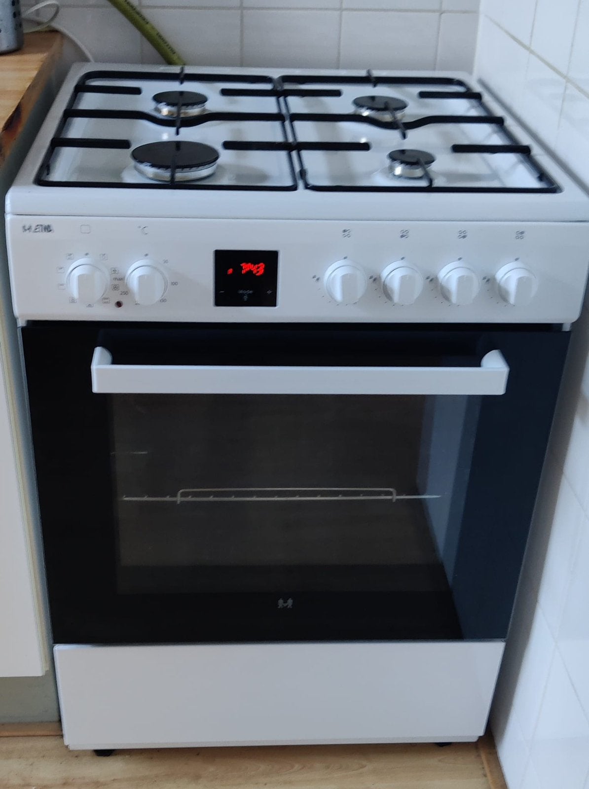 Gasfornuis Etna 4 pits met oven en onderlade, Ophalen, 4 kookzones, Zo goed als nieuw, Energieklasse A of zuiniger