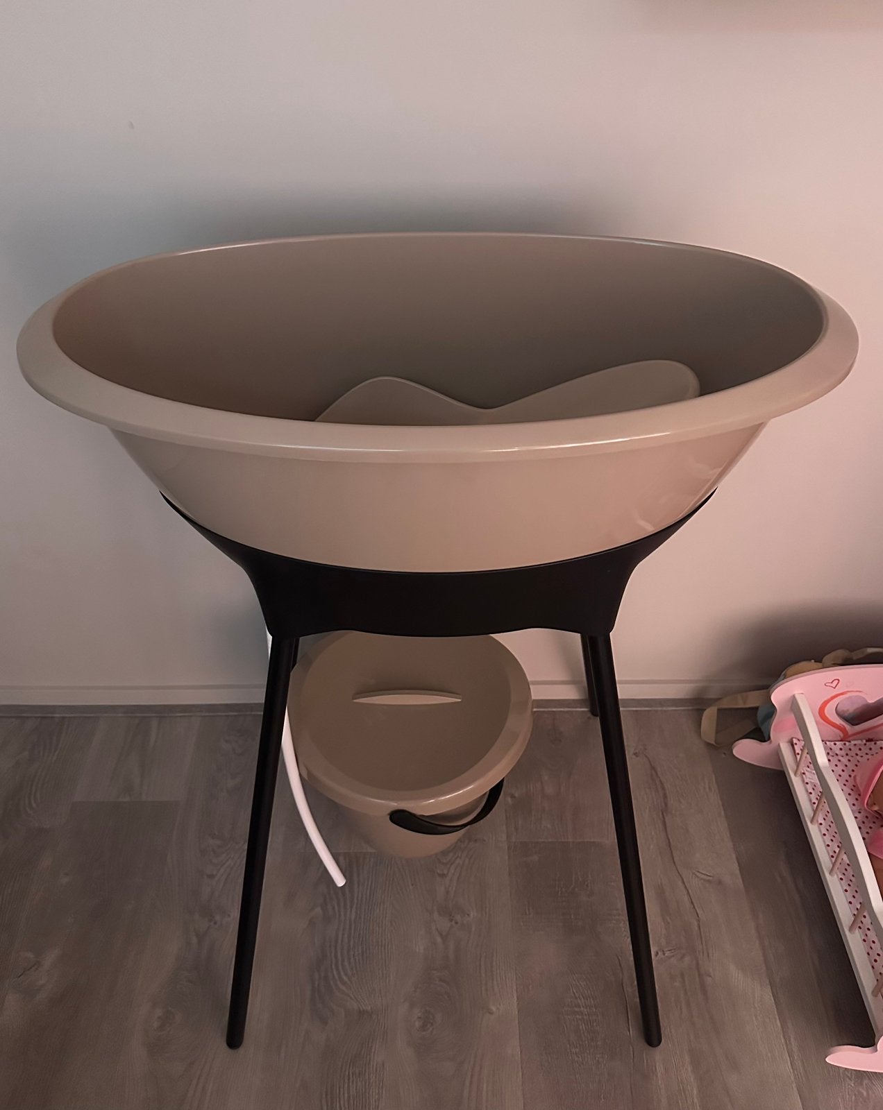 Luma bad incl. standaard, thermometer & emmer: Desert Taupe, Ophalen, Gebruikt, Badje, Standaard