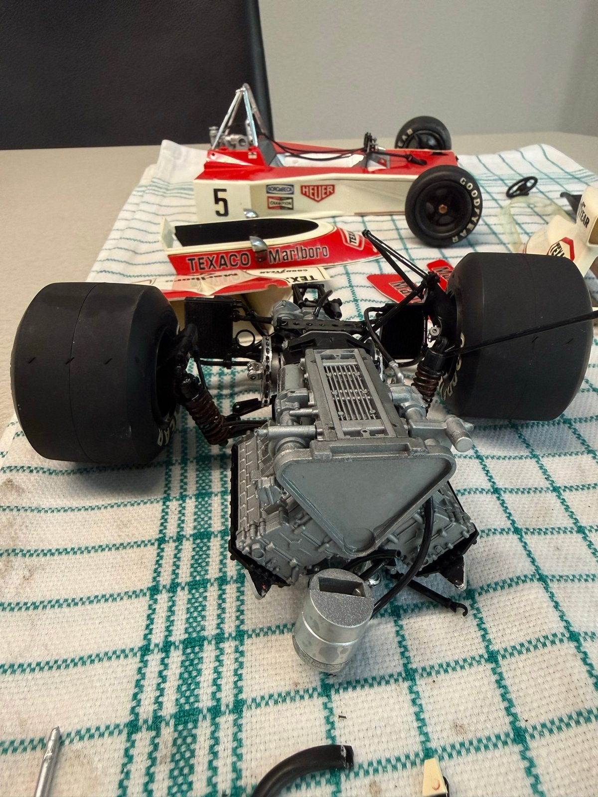F1 McLaren Emerson Fittipaldi modelbouwkit - Compleet, Hobby en Vrije tijd, Modelbouw | Auto's en Voertuigen, Overige merken, Gebruikt