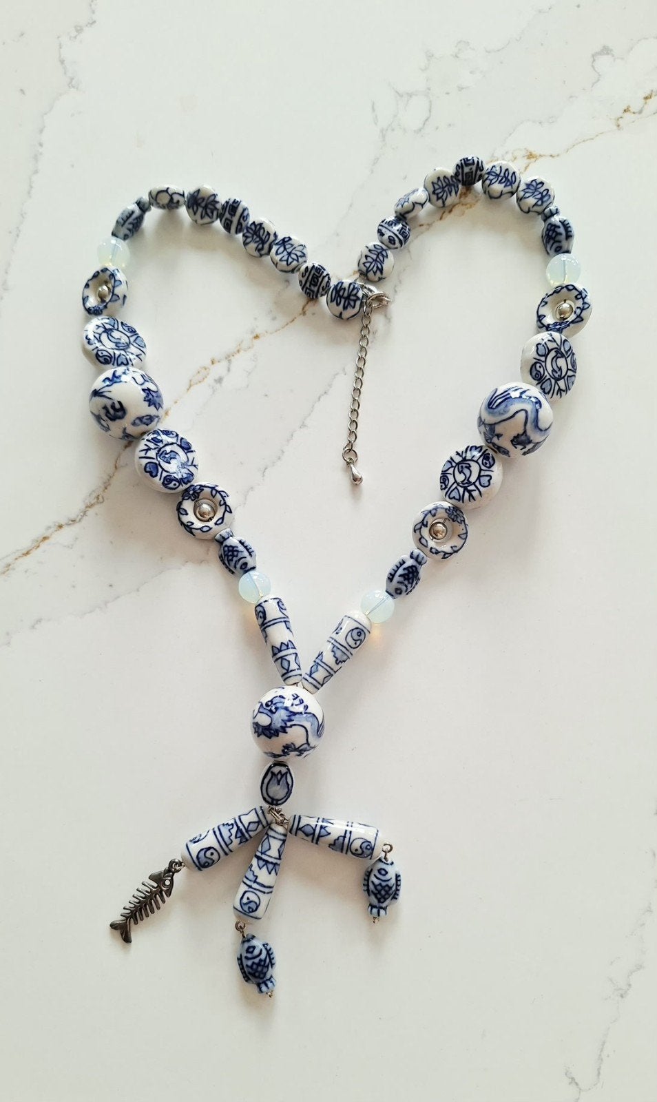 Delftsblauwe ketting met porselein / keramiek kralen, Blauw, Ophalen of Verzenden, Zo goed als nieuw, Overige materialen