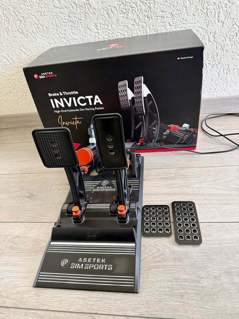 Asetek Invicta Pedalen met T.H.O.R.P II Upgrade Kit, Computers en Software, Joysticks, Zo goed als nieuw, Ophalen of Verzenden