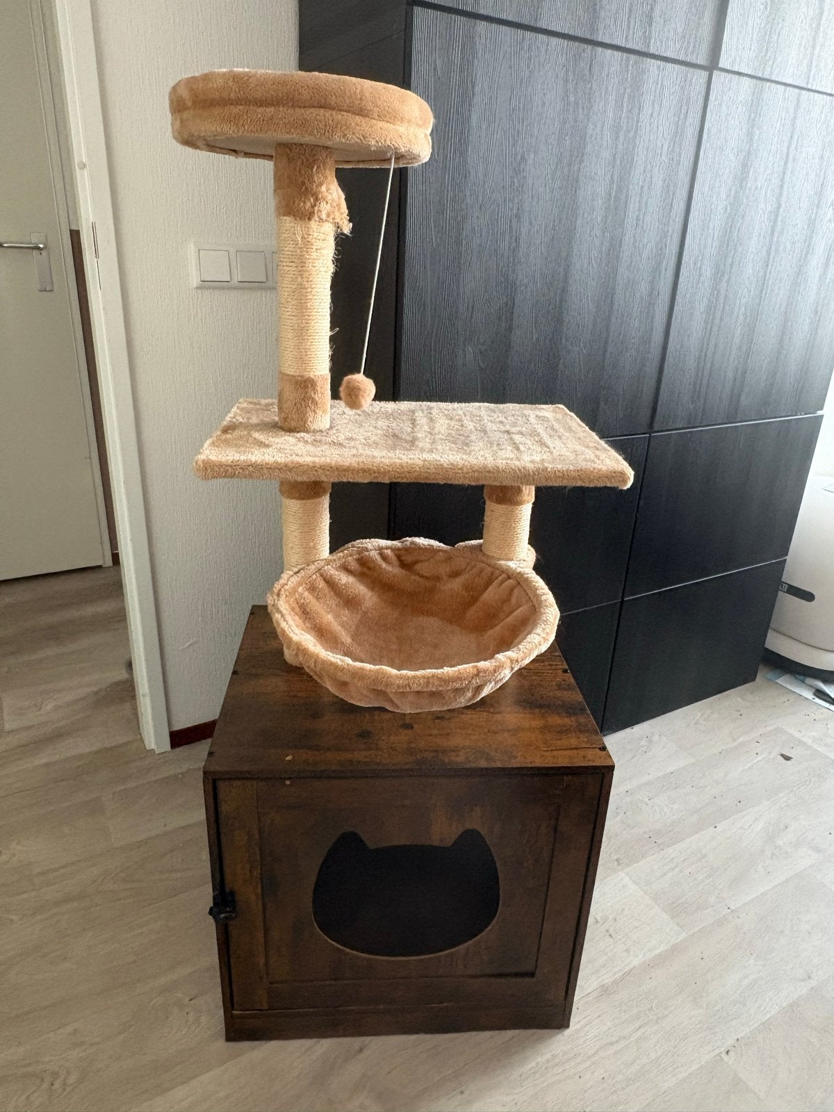 Kattenbak kast + krabpaal, Dieren en Toebehoren, Ophalen, Gebruikt