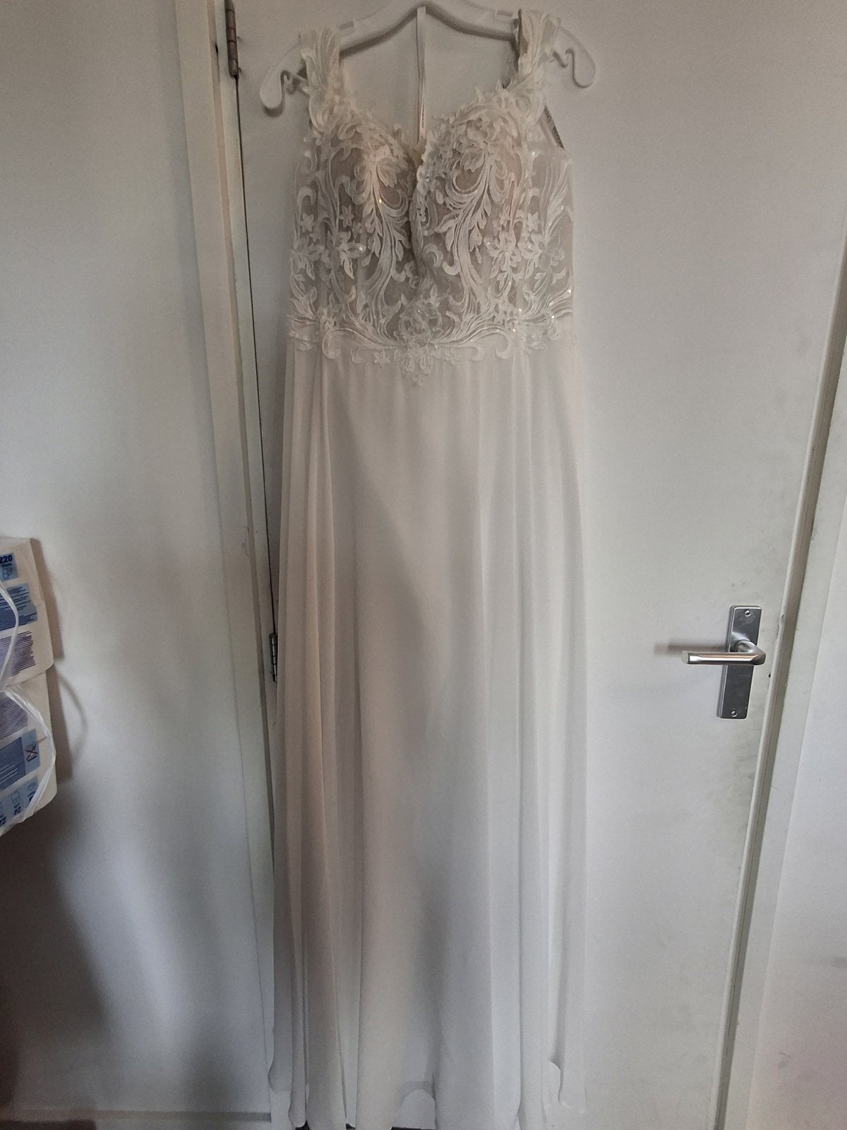 Prachtige nieuwe trouwjurk met kant en pailletten, Ophalen of Verzenden, Nieuw, Wit, Trouwjurk